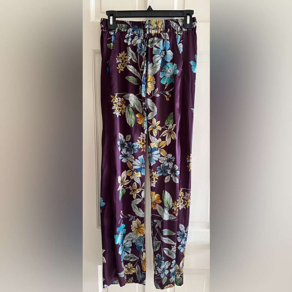 NWOT! Johnny Was Purple Floral Silk Pant, size XXS. Super Comfy !!!